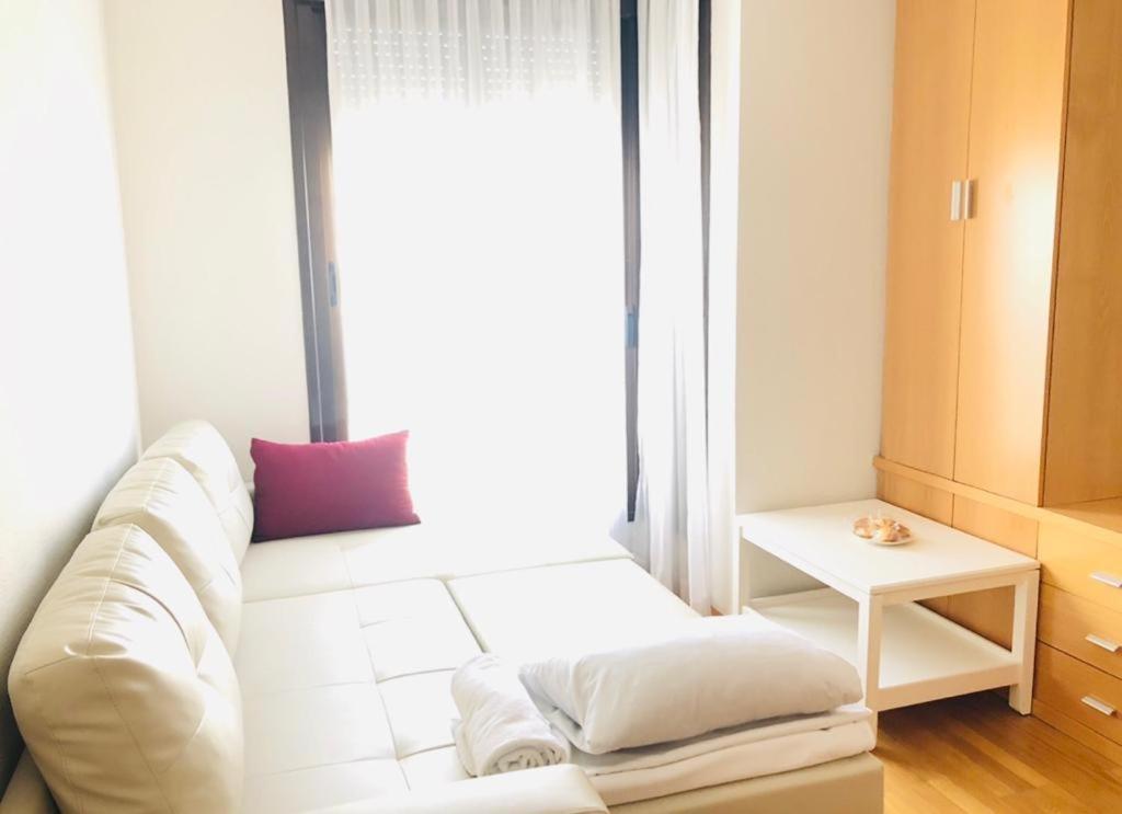 Suites Madrid Belfast 13 Ifema Airport ภายนอก รูปภาพ