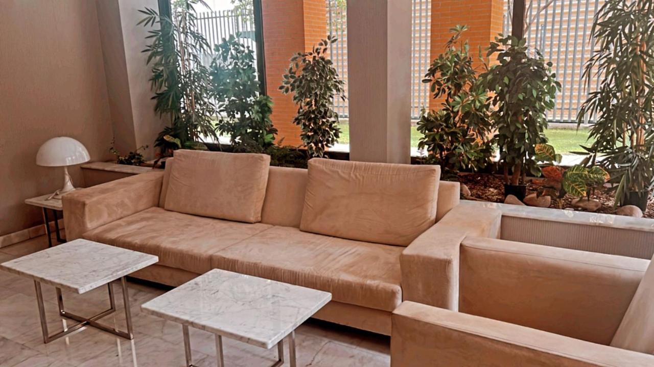 Suites Madrid Belfast 13 Ifema Airport ภายนอก รูปภาพ